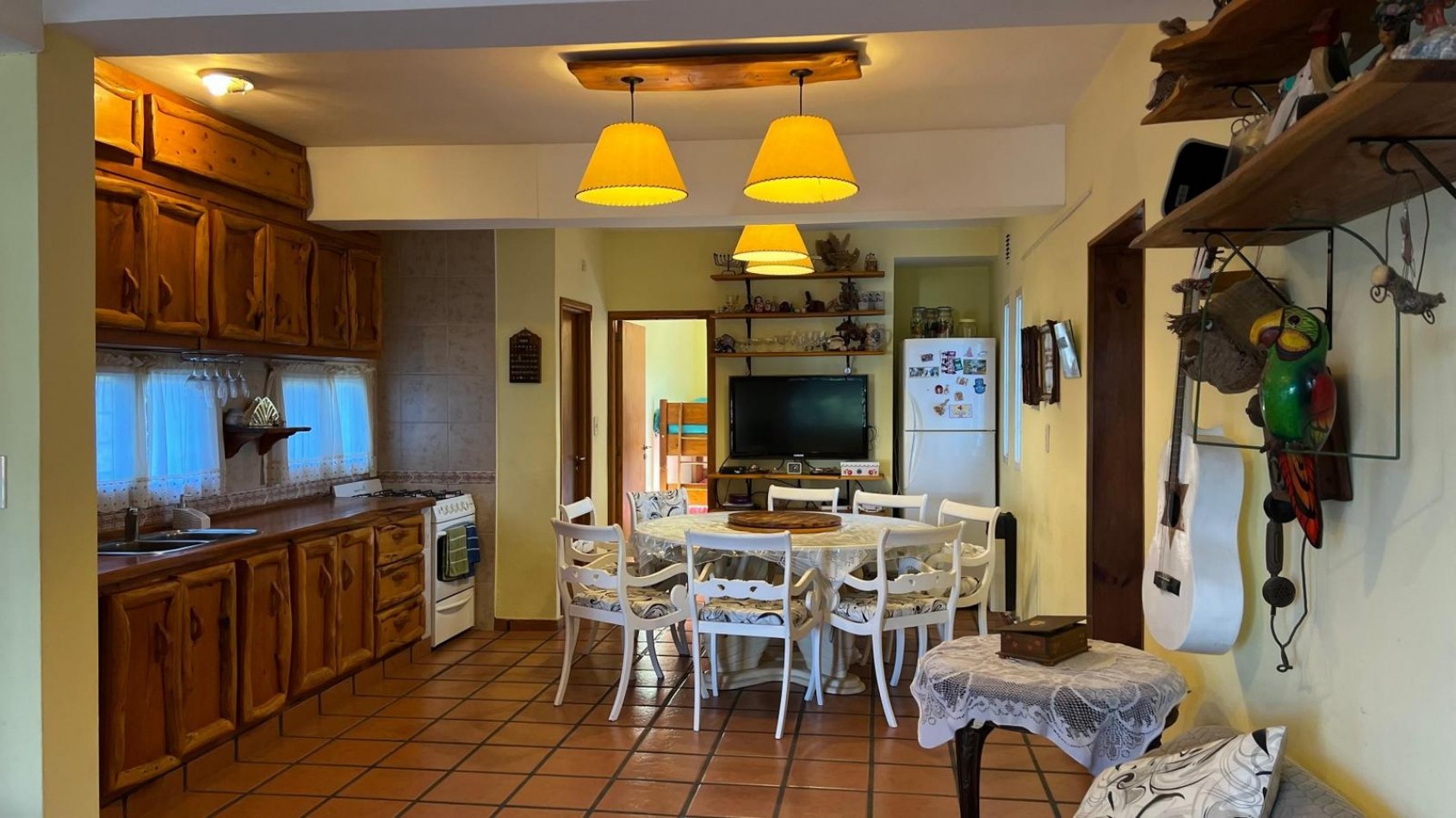CASA CON LOTE MULTI-FAMILIAR HOTELERO 