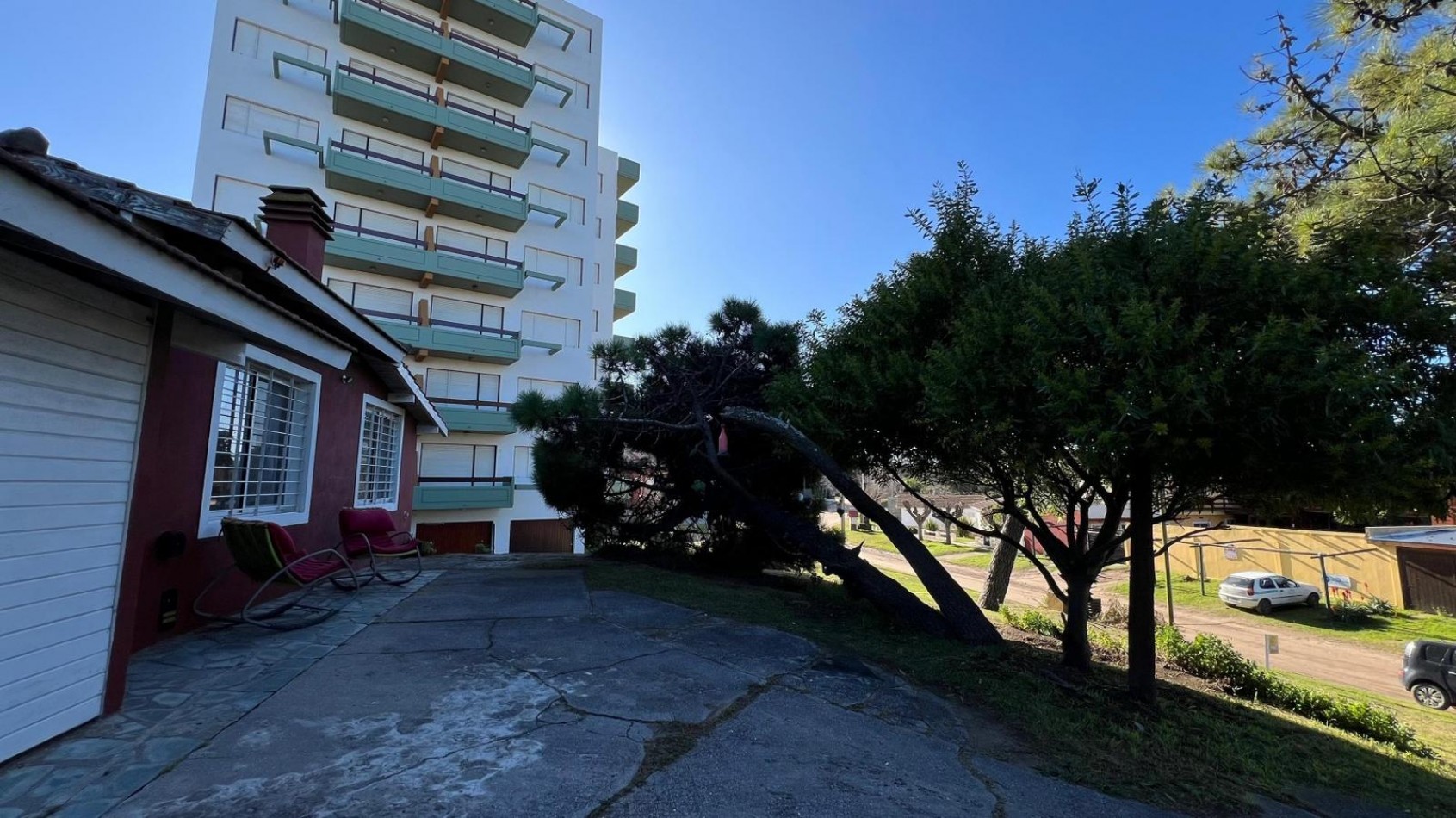 CASA CON LOTE MULTI-FAMILIAR HOTELERO 