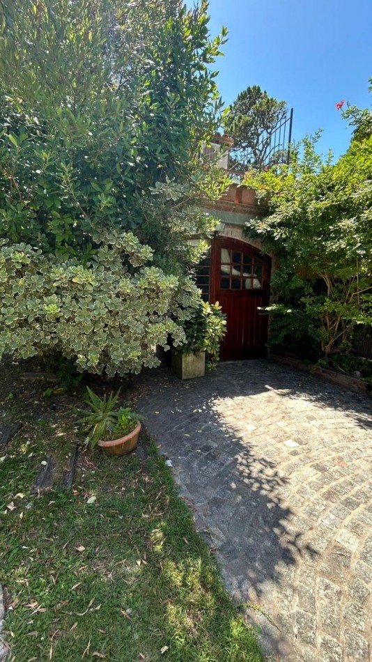 CASA DE CUATRO AMBIENTES 