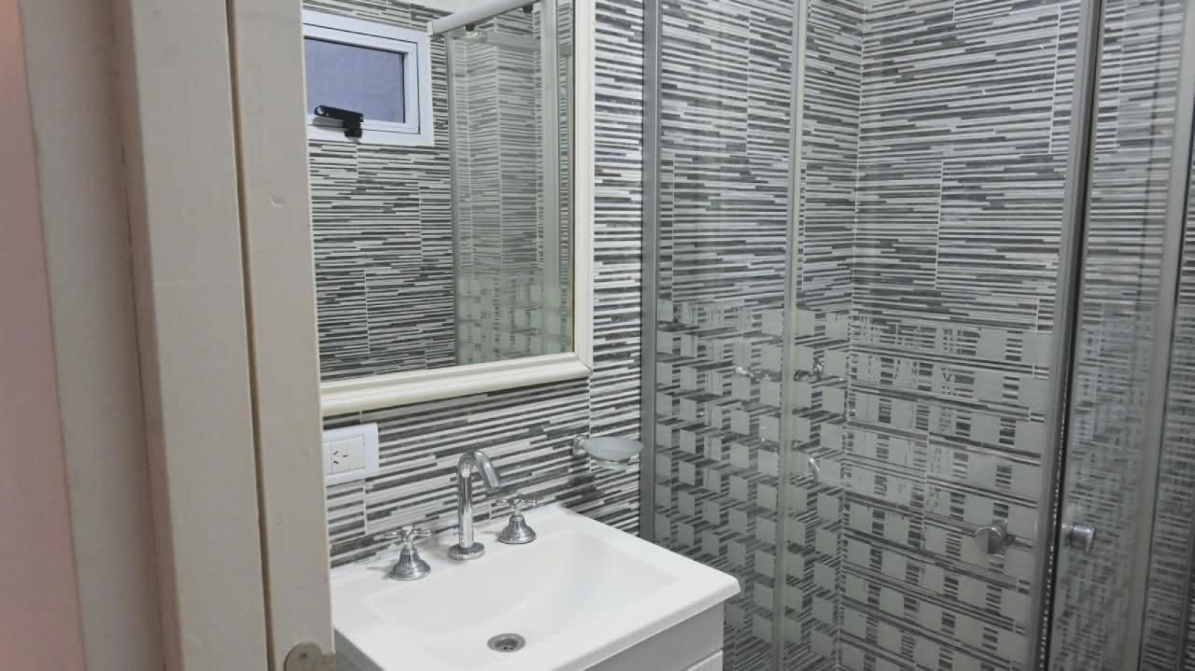 A LA VENTA - CASA 3 AMBIENTES EN MAR AZUL - PUNTA INDIO Y CALLE 36