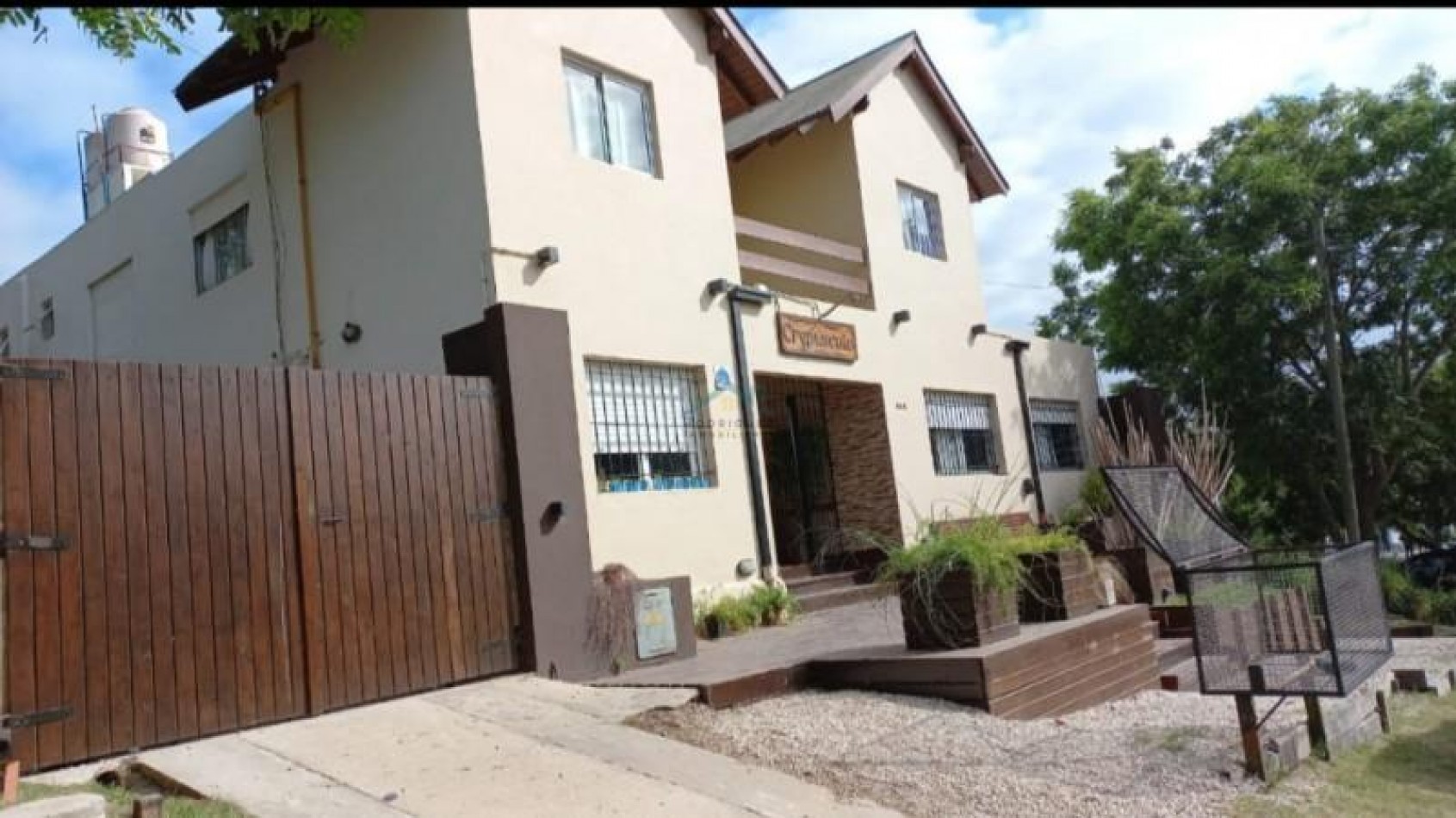 A LA VENTA - HOSTEL / COMPLEJO TURISTICO EN ZONA CENTRO DE VILLA GESELL