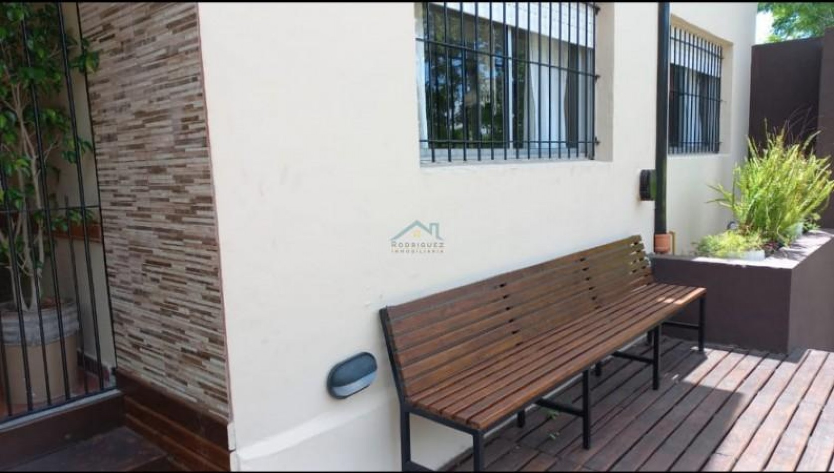 A LA VENTA - HOSTEL / COMPLEJO TURISTICO EN ZONA CENTRO DE VILLA GESELL