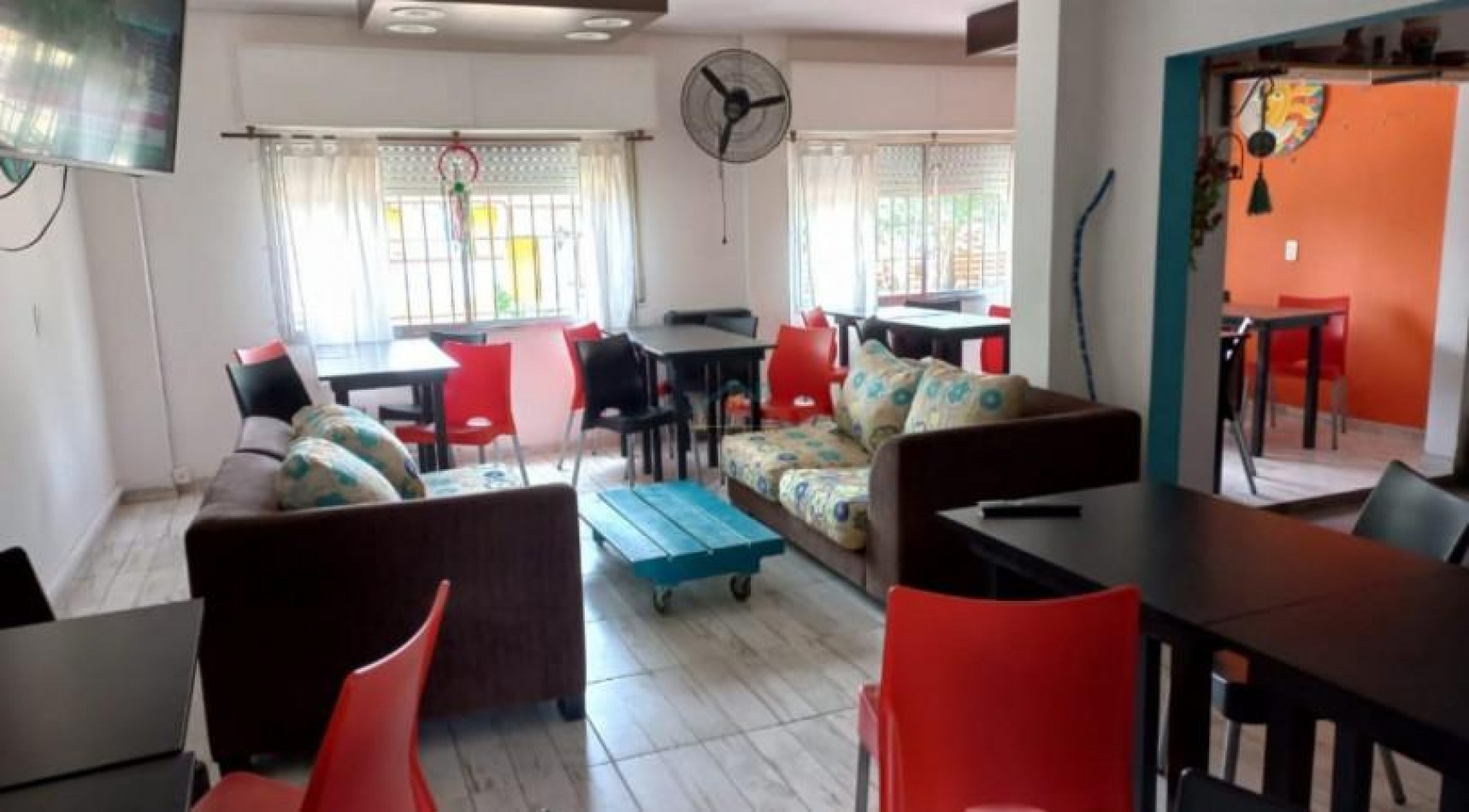 A LA VENTA - HOSTEL / COMPLEJO TURISTICO EN ZONA CENTRO DE VILLA GESELL