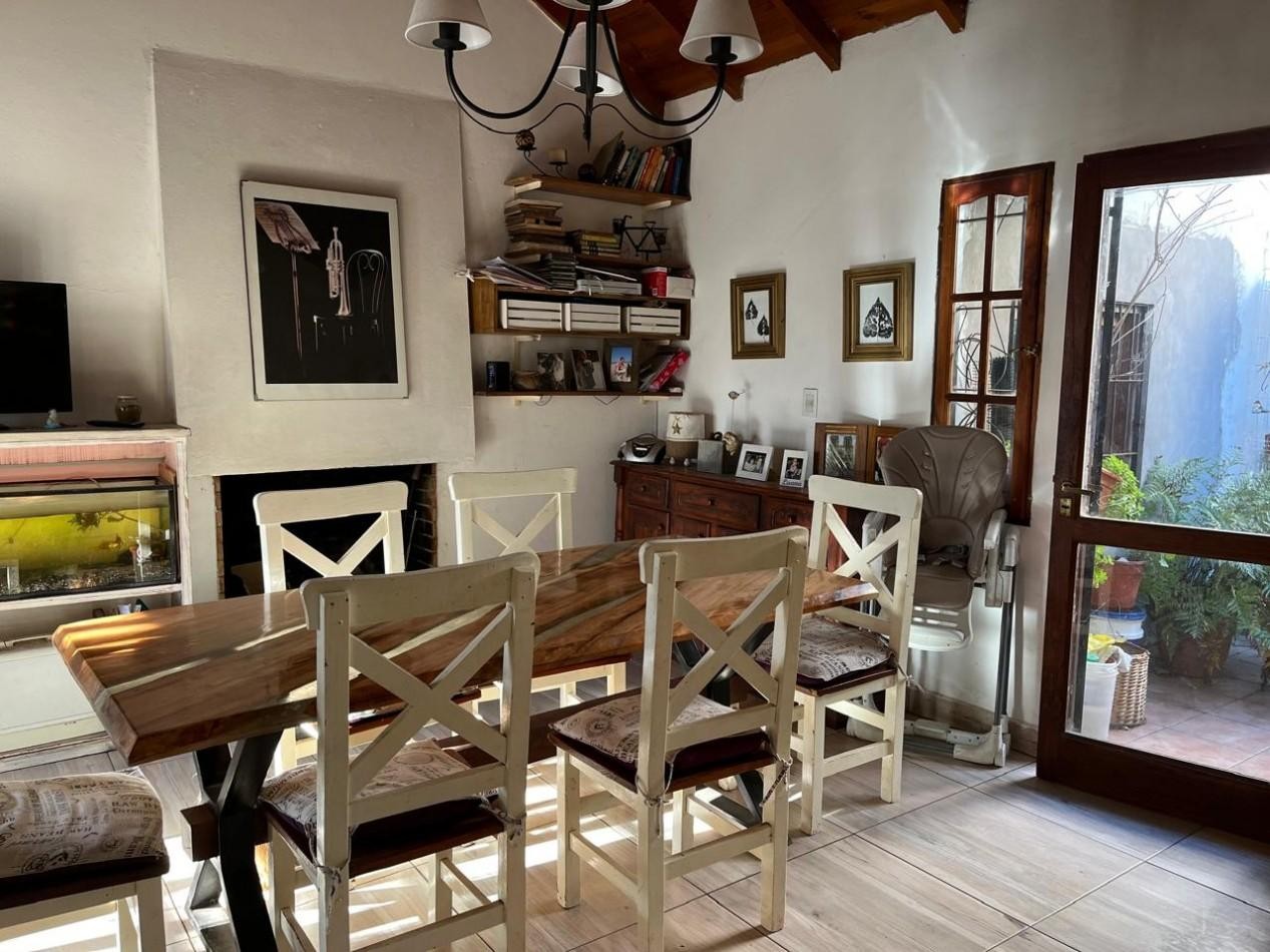 A LA VENTA - CASA 5 AMBIENTES EN ZONA CENTRO DE VILLA GESELL