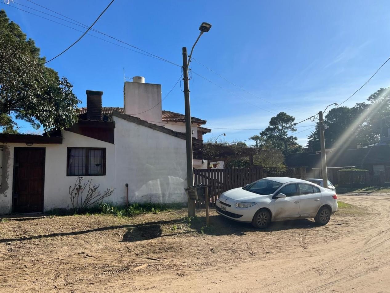 A LA VENTA - CASA 5 AMBIENTES EN ZONA CENTRO DE VILLA GESELL