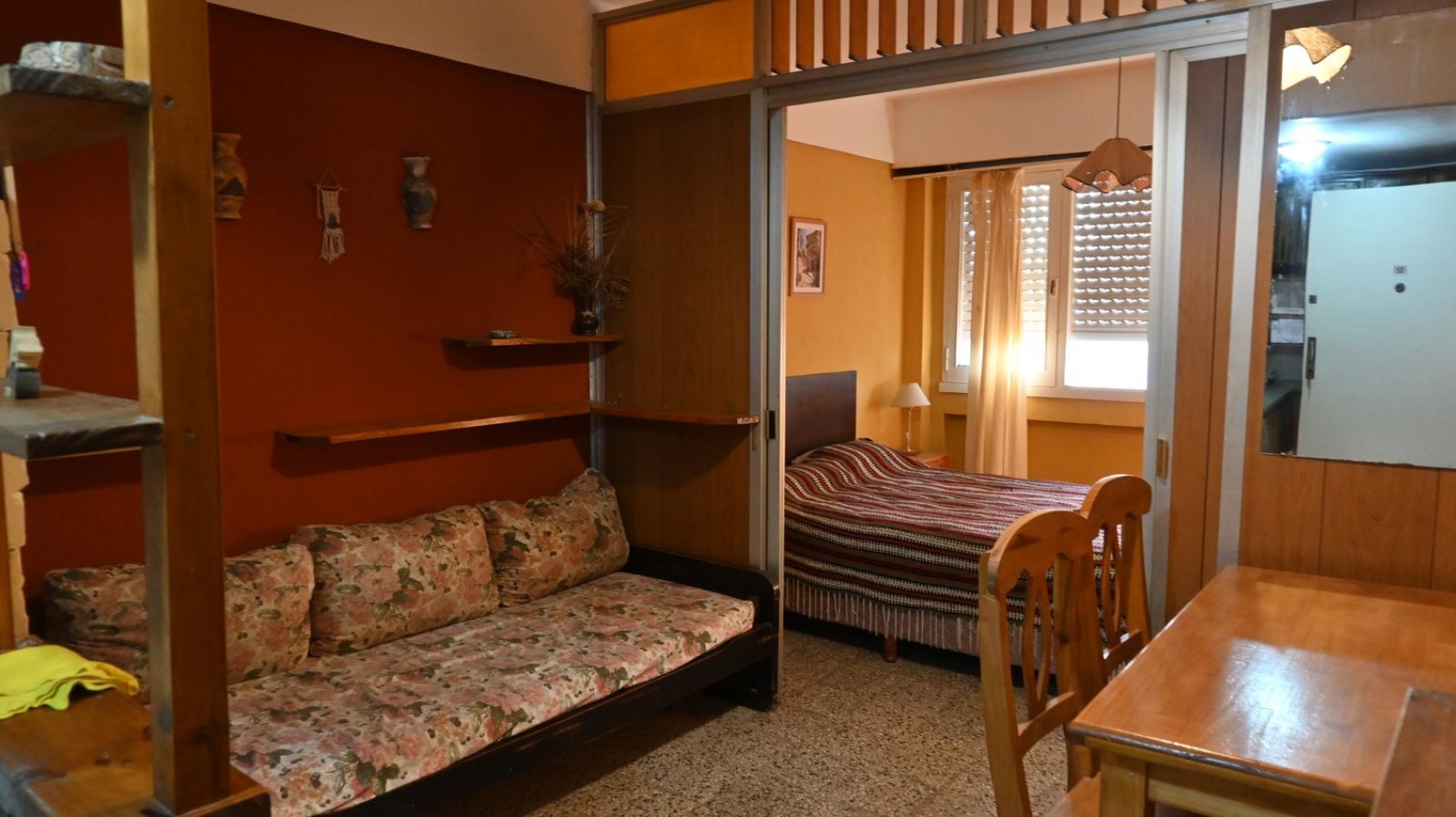 A LA VENTA - MONOAMBIENTE CON COCHERA Y SALIDA DIRECTA A LA PLAYA EN VILLA GESELL