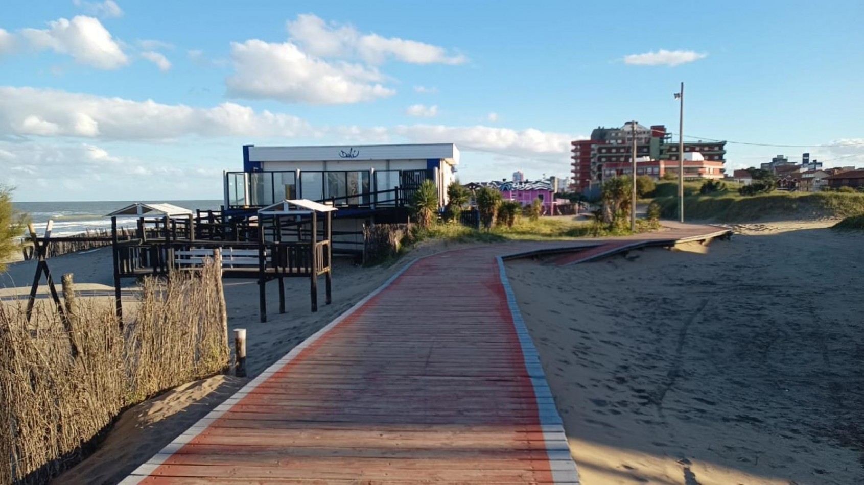 A LA VENTA - MONOAMBIENTE CON COCHERA Y SALIDA DIRECTA A LA PLAYA EN VILLA GESELL