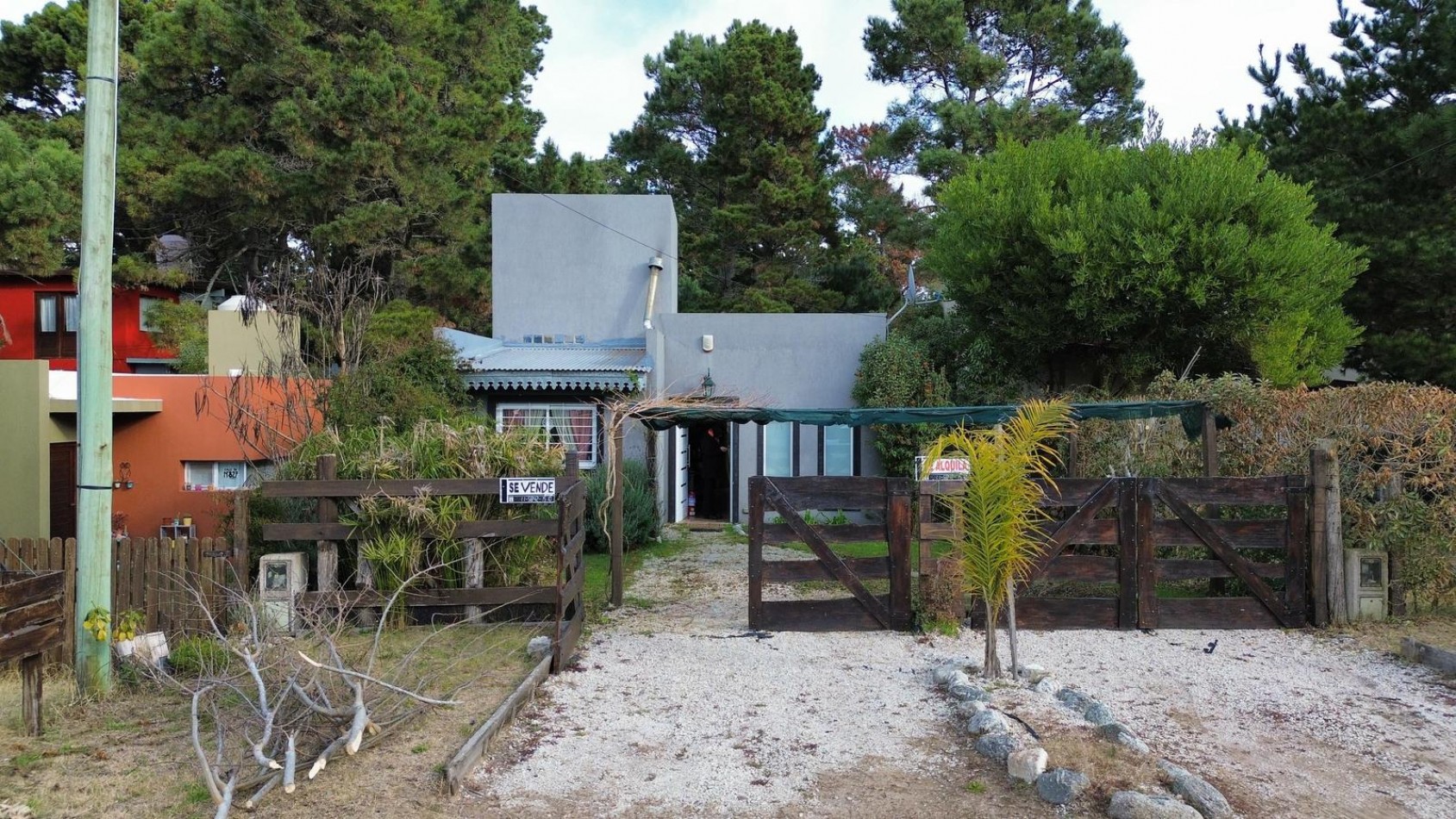 A LA VENTA CASA CON QUINCHO Y GRAN PARQUE EN MAR AZUL
