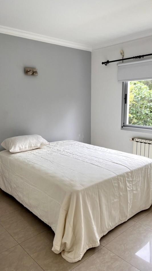 A LA VENTA CASA 5 AMBIENTES CON PISCINA - CENTRO DE VILLA GESELL