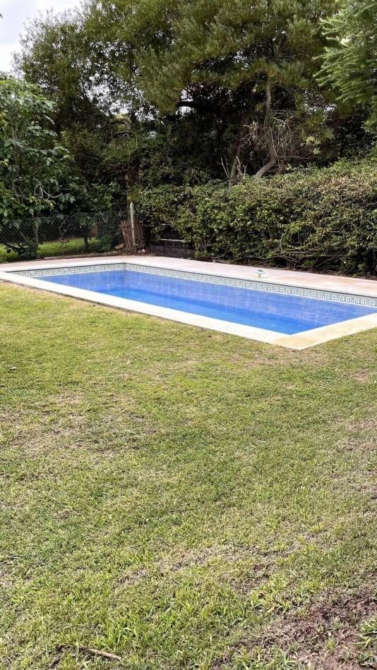 A LA VENTA CASA 5 AMBIENTES CON PISCINA - CENTRO DE VILLA GESELL