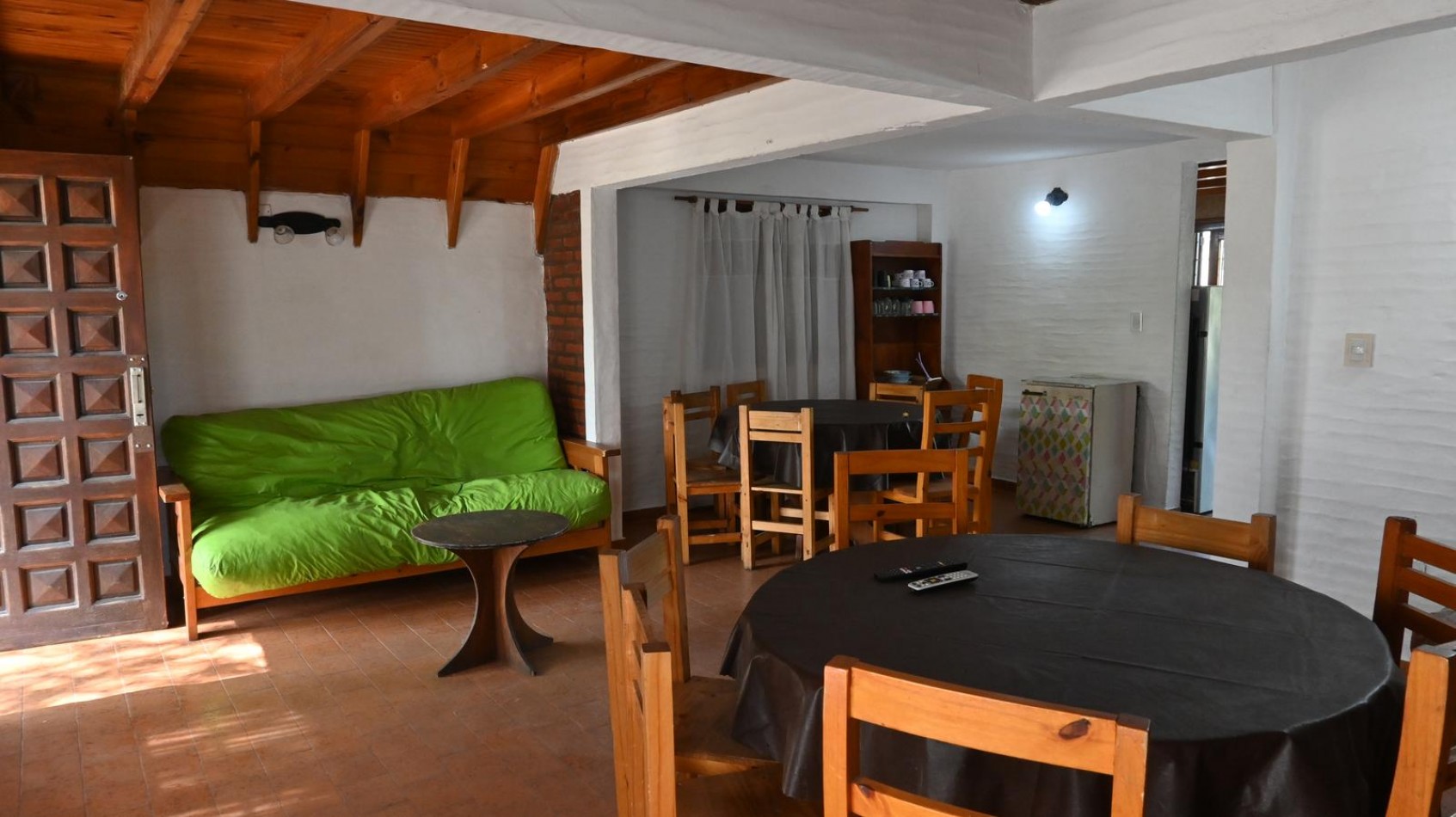 EN ALQUILER CASA 7 AMBIENTES PARA HASTA 14 PERSONAS - VILLA GESELL