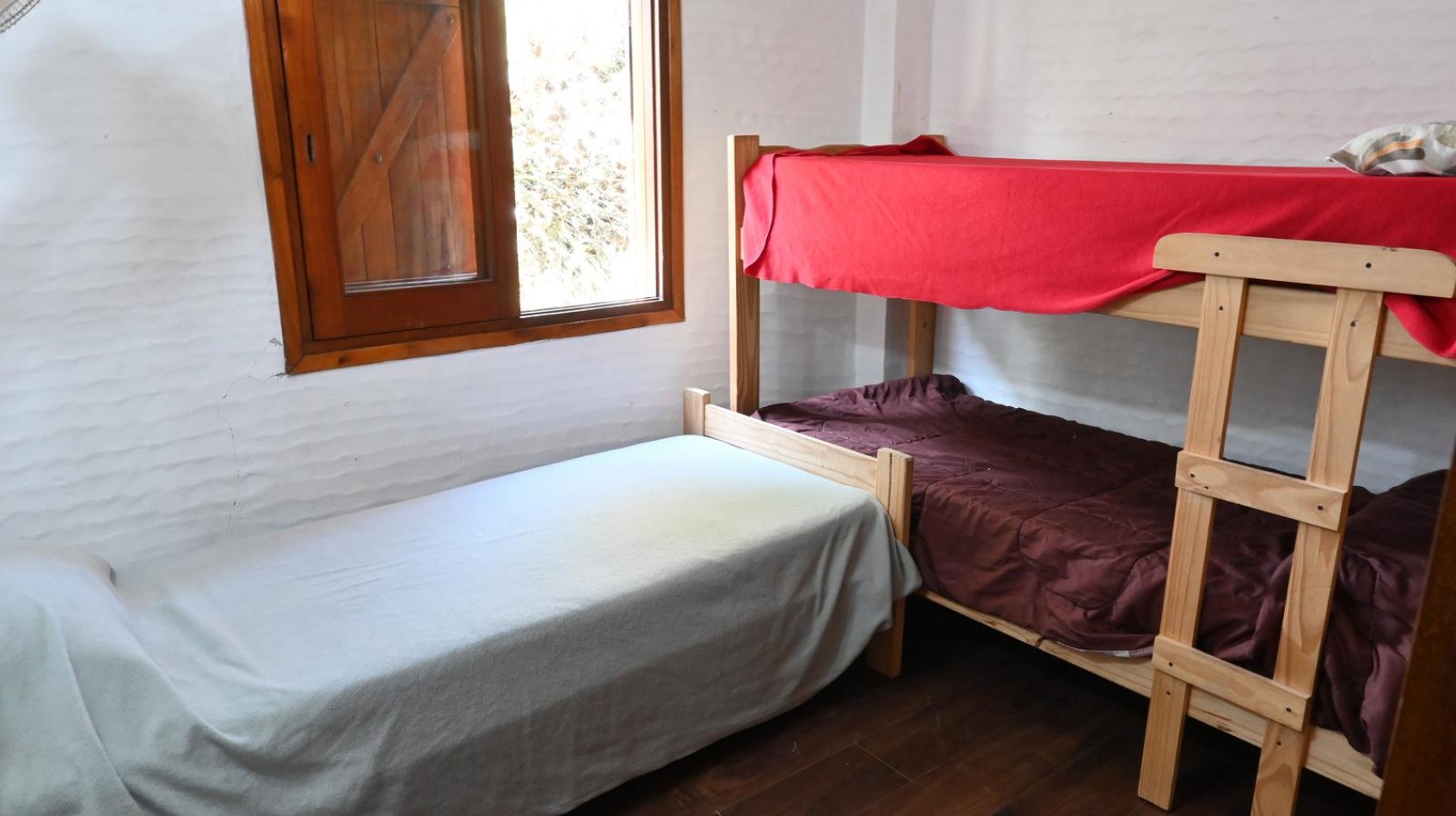 EN ALQUILER CASA 7 AMBIENTES PARA HASTA 14 PERSONAS - VILLA GESELL