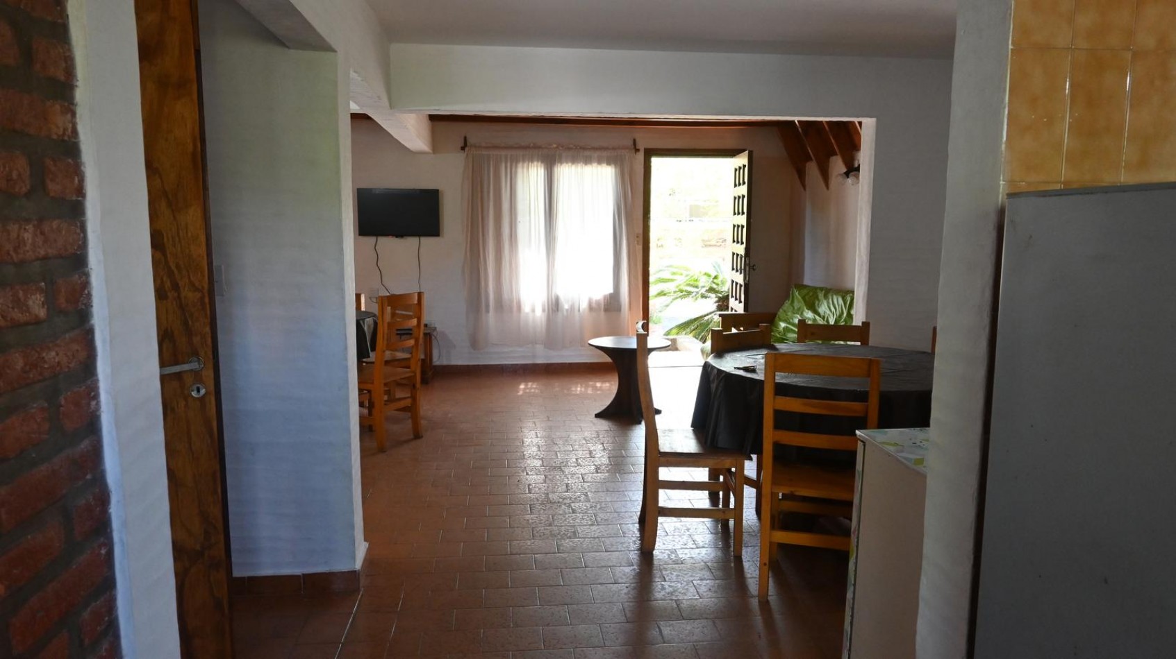 EN ALQUILER CASA 7 AMBIENTES PARA HASTA 14 PERSONAS - VILLA GESELL