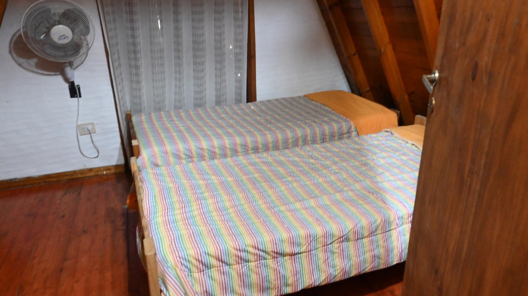 EN ALQUILER CASA 7 AMBIENTES PARA HASTA 14 PERSONAS - VILLA GESELL