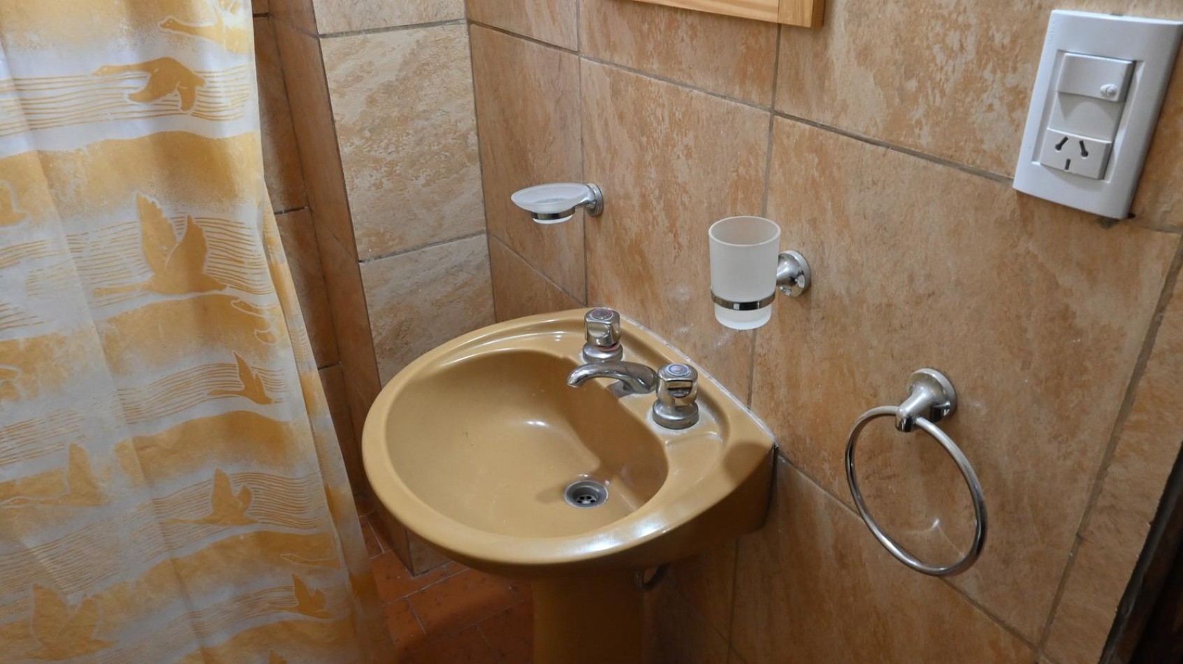 EN ALQUILER CASA 7 AMBIENTES PARA HASTA 14 PERSONAS - VILLA GESELL