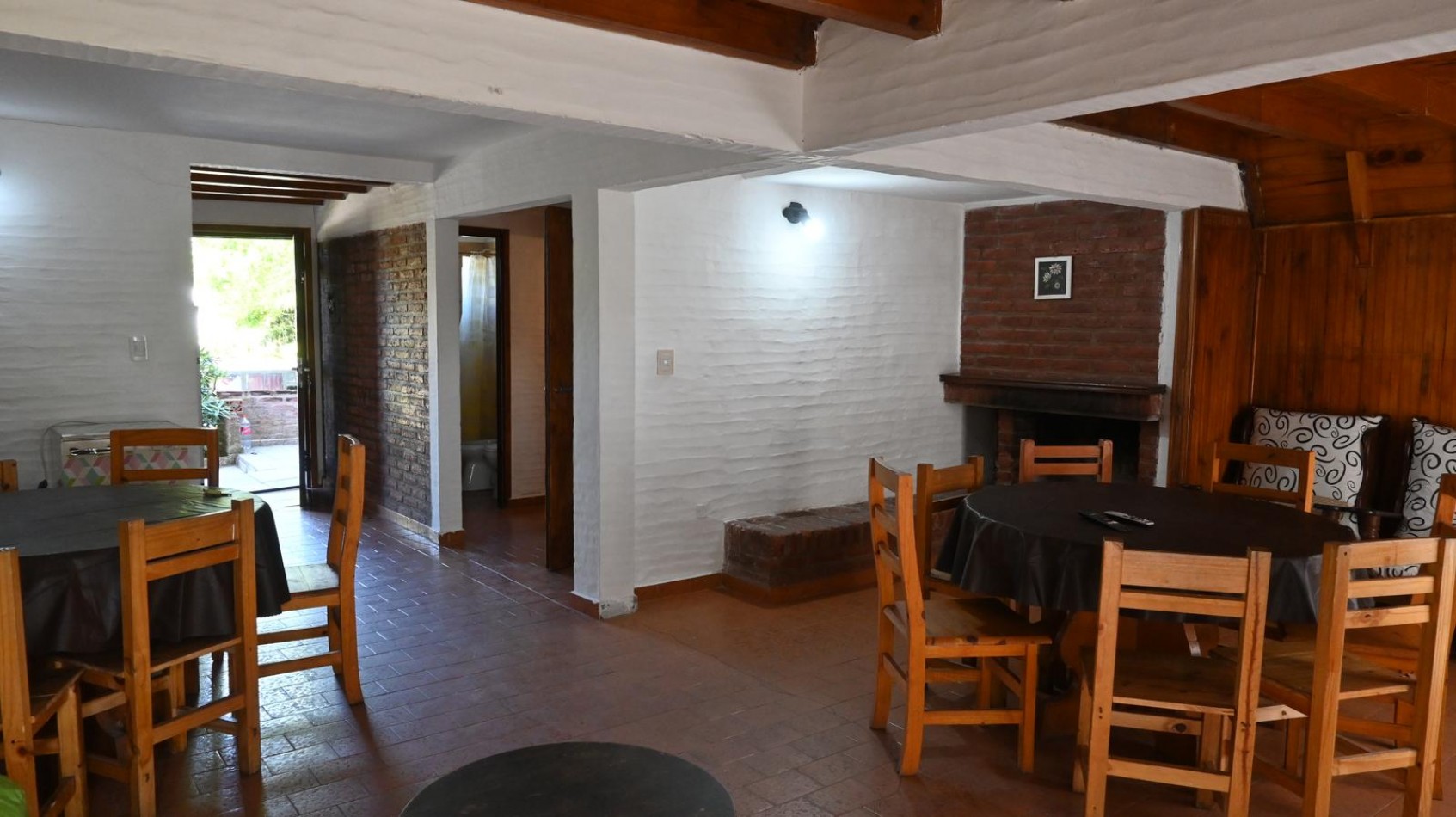 EN ALQUILER CASA 7 AMBIENTES PARA HASTA 14 PERSONAS - VILLA GESELL