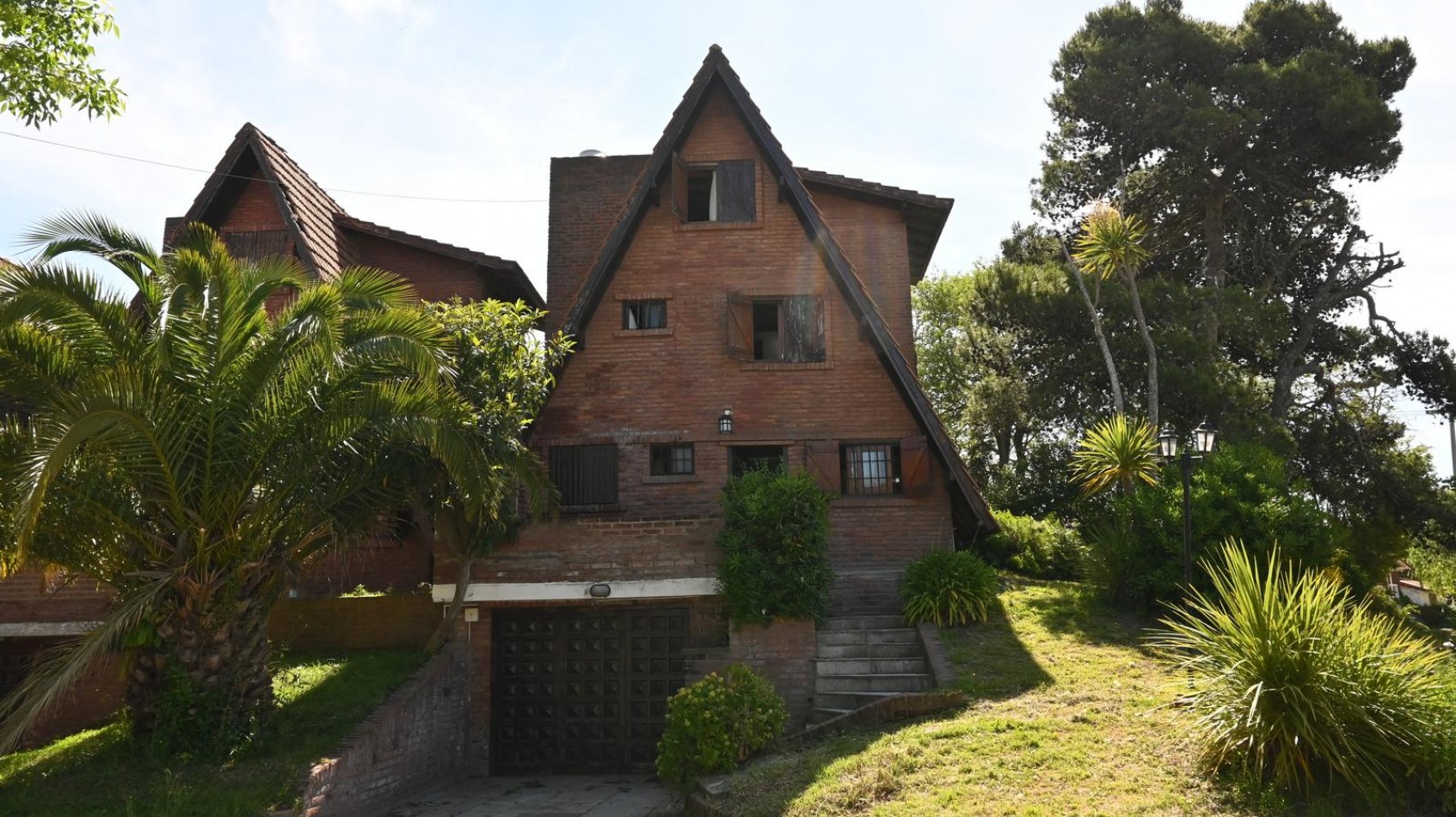 EN ALQUILER CASA 7 AMBIENTES PARA HASTA 14 PERSONAS - VILLA GESELL
