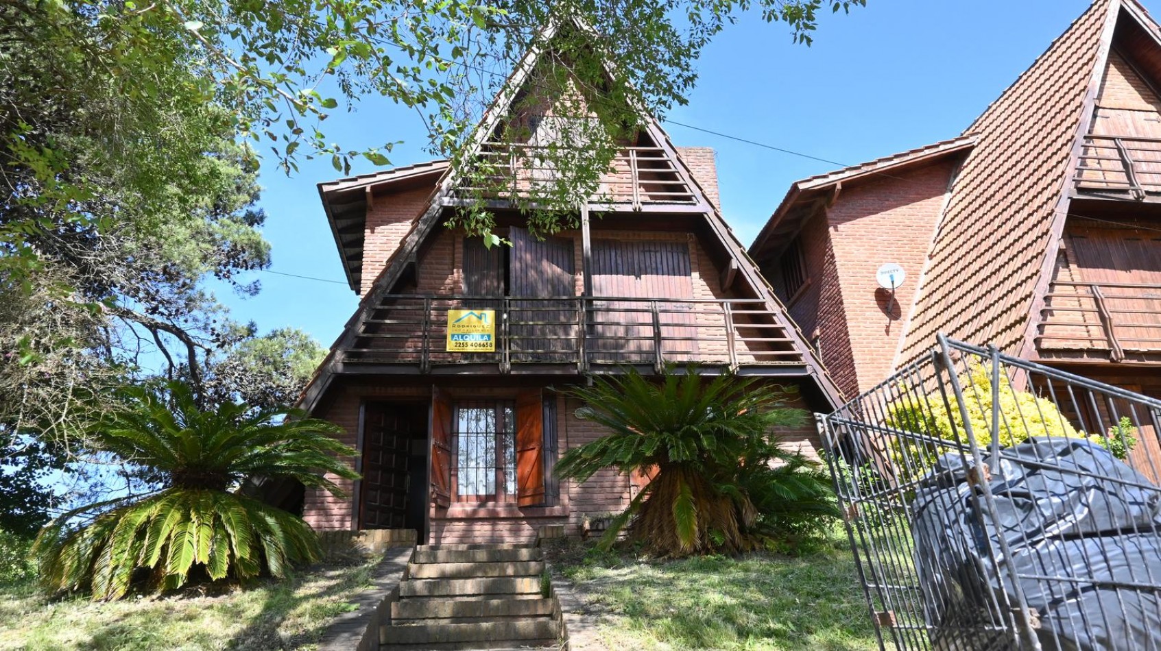 EN ALQUILER CASA 7 AMBIENTES PARA HASTA 14 PERSONAS - VILLA GESELL