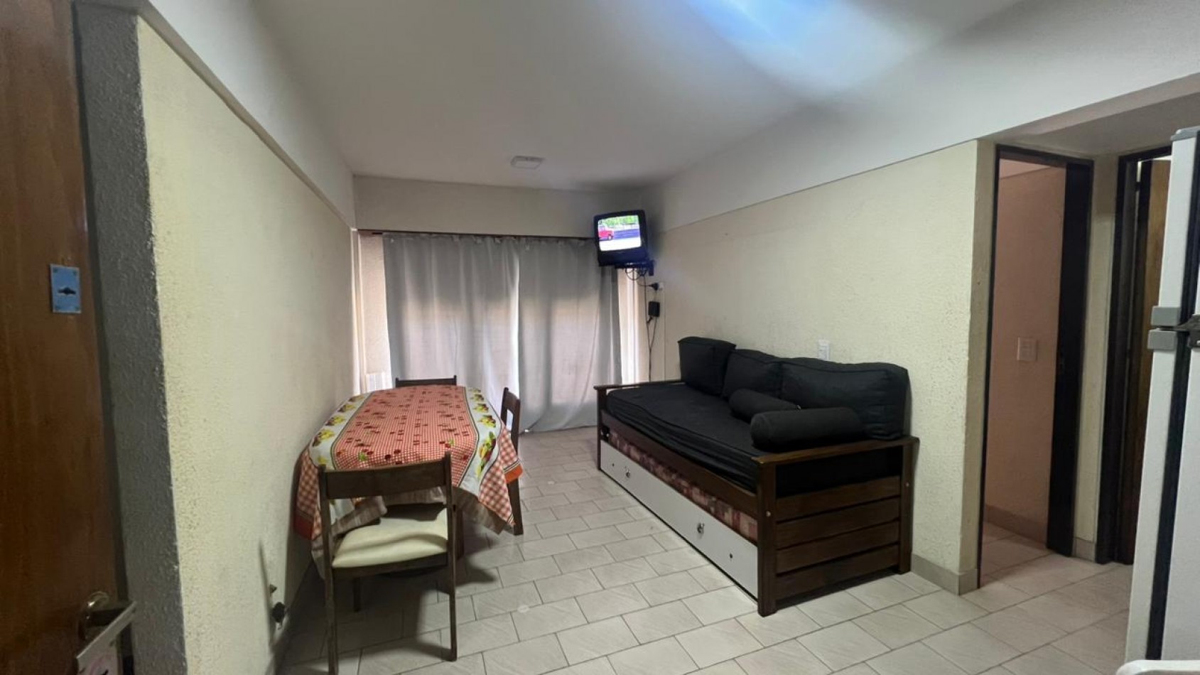 A LA VENTA DEPARTAMENTO DE 2 AMBIENTES FRENTE A PLAZA PRIMERA JUNTA, VILLA GESELL