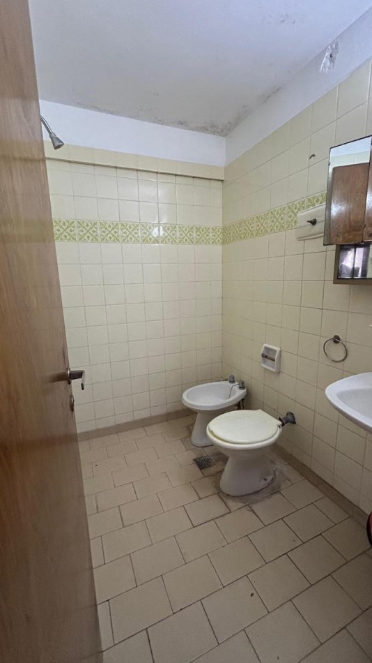 A LA VENTA DEPARTAMENTO DE 2 AMBIENTES FRENTE A PLAZA PRIMERA JUNTA, VILLA GESELL