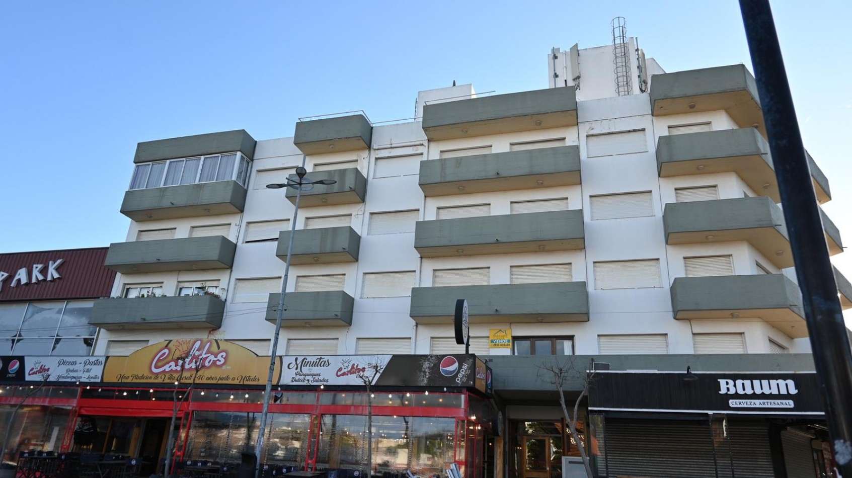 A LA VENTA DEPARTAMENTO DE 2 AMBIENTES FRENTE A PLAZA PRIMERA JUNTA, VILLA GESELL