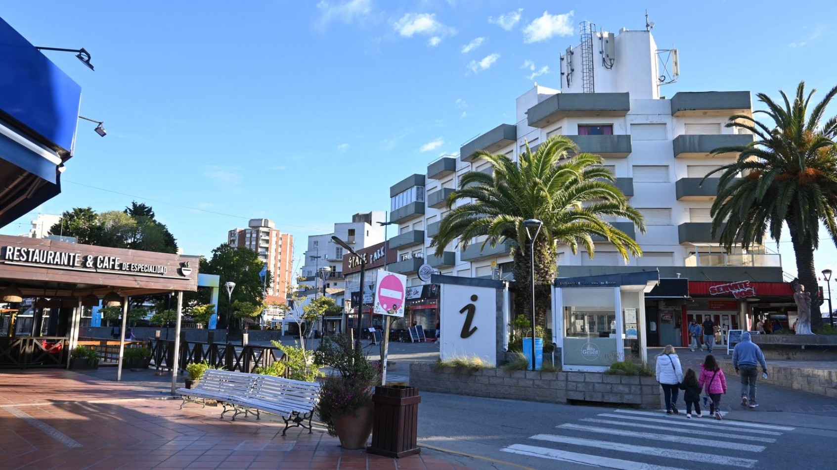 A LA VENTA DEPARTAMENTO DE 2 AMBIENTES FRENTE A PLAZA PRIMERA JUNTA, VILLA GESELL