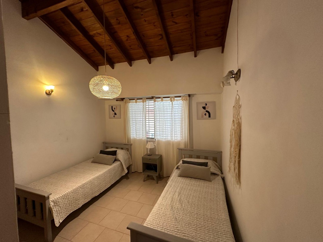 CASA DE 5 AMBIENTES EN ALQUILER - VILLA GESELL