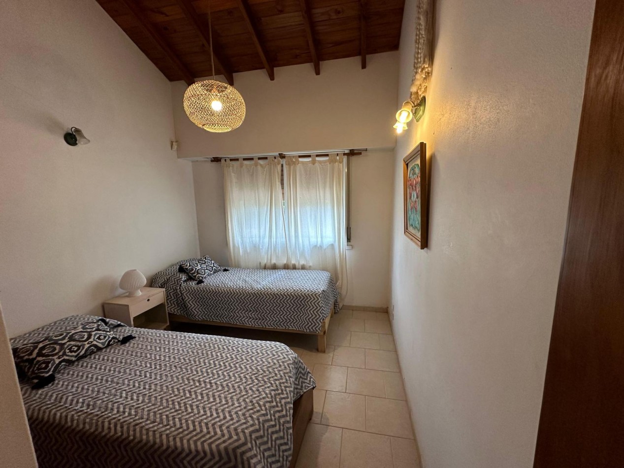 CASA DE 5 AMBIENTES EN ALQUILER - VILLA GESELL
