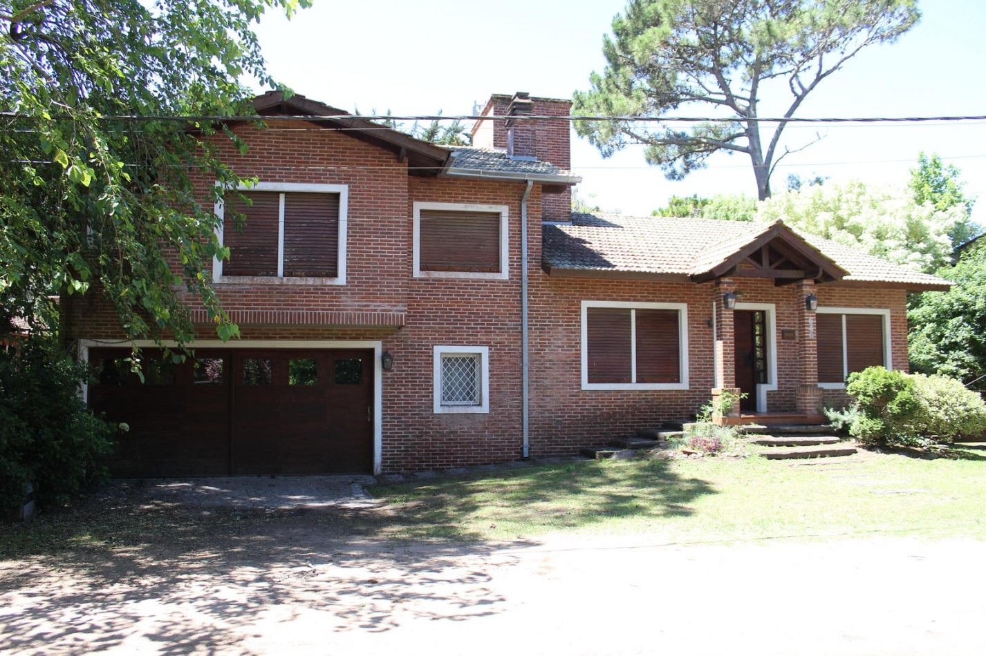 CASA DE 5 AMBIENTES EN ALQUILER - VILLA GESELL