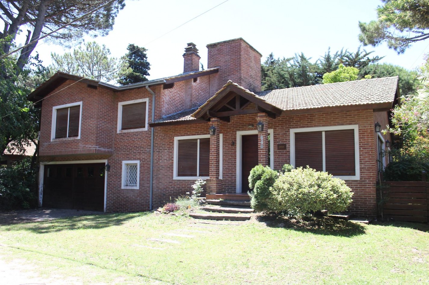 CASA DE 5 AMBIENTES EN ALQUILER - VILLA GESELL