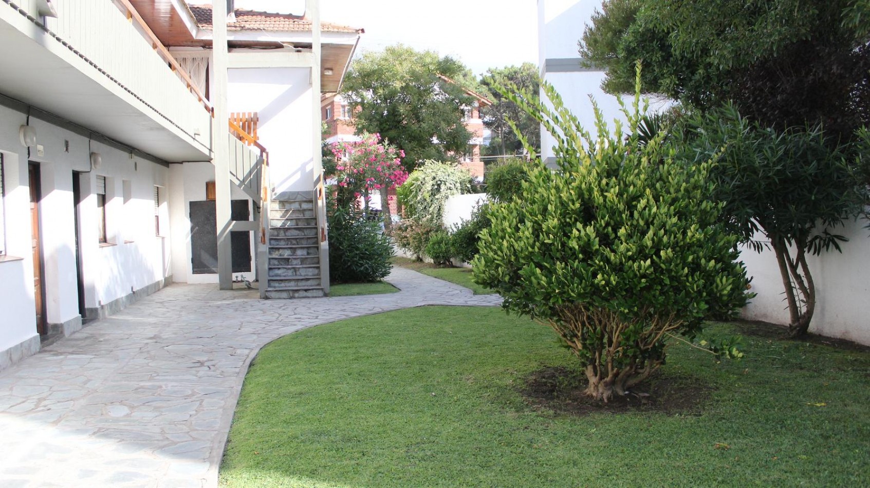 A LA VENTA DEPARTAMENTO DE 3 AMBIENTES RECICLADO EN ZONA SUR - VILLA GESELL