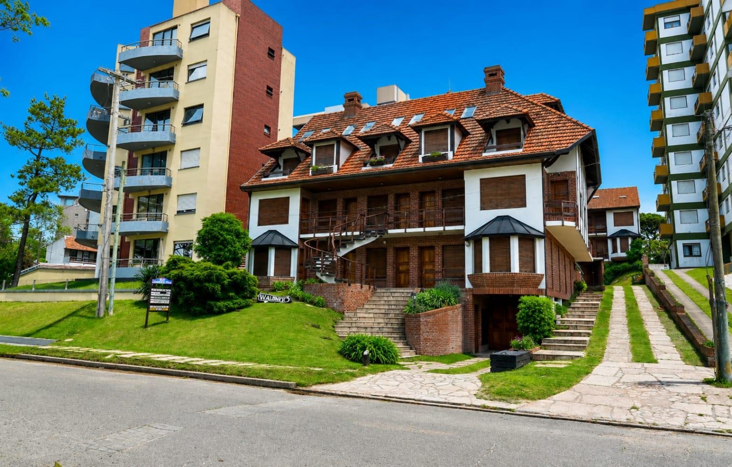 Triplex en venta a dos cuadras del mar