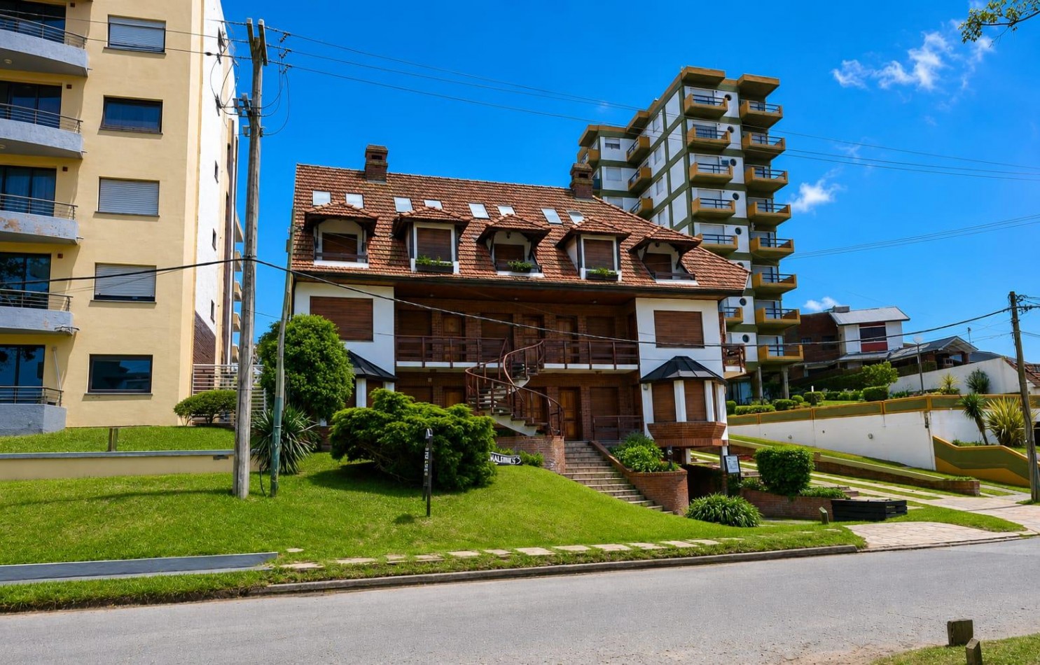 Triplex en venta a dos cuadras del mar