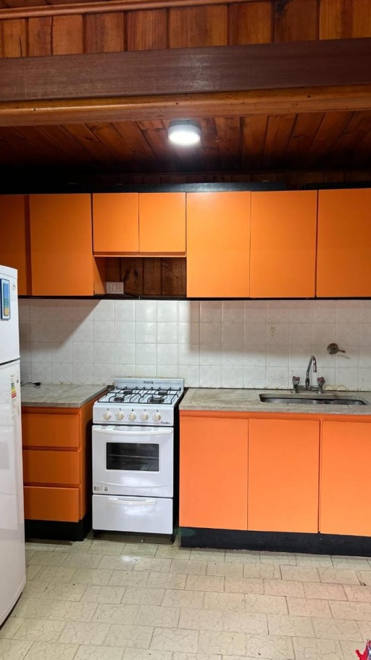 A LA VENTA CASA DE 4 AMBIENTES 