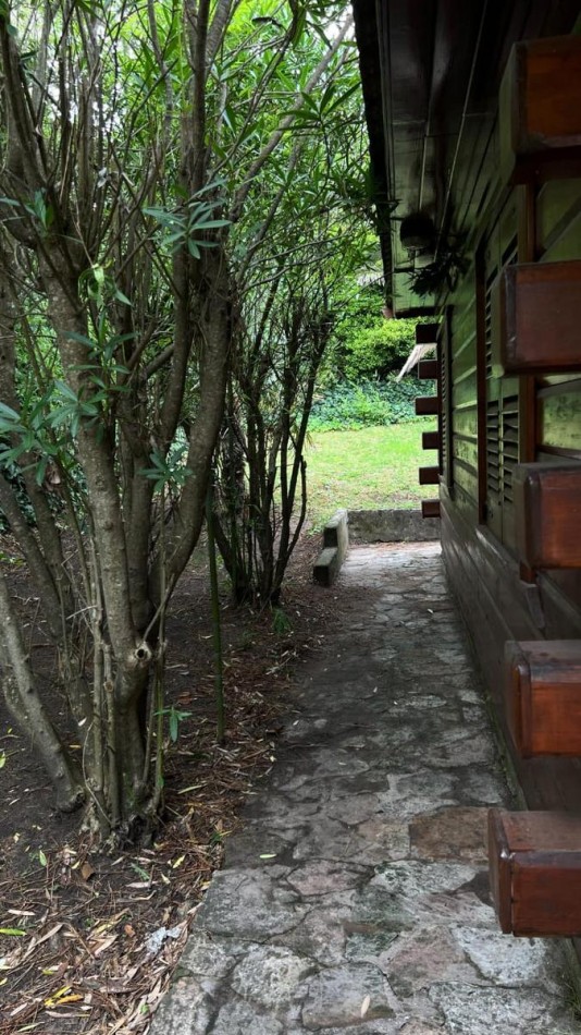 A LA VENTA CASA DE 4 AMBIENTES 