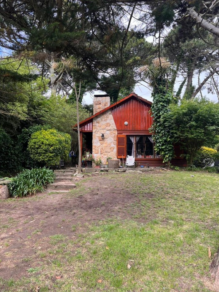 A LA VENTA CASA DE 4 AMBIENTES 