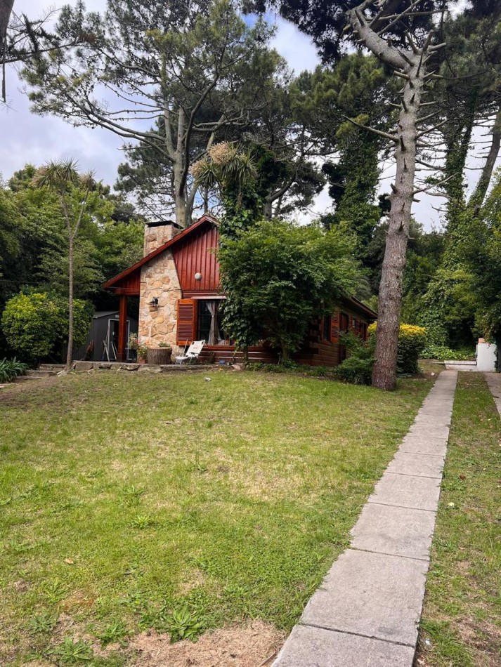 A LA VENTA CASA DE 4 AMBIENTES 