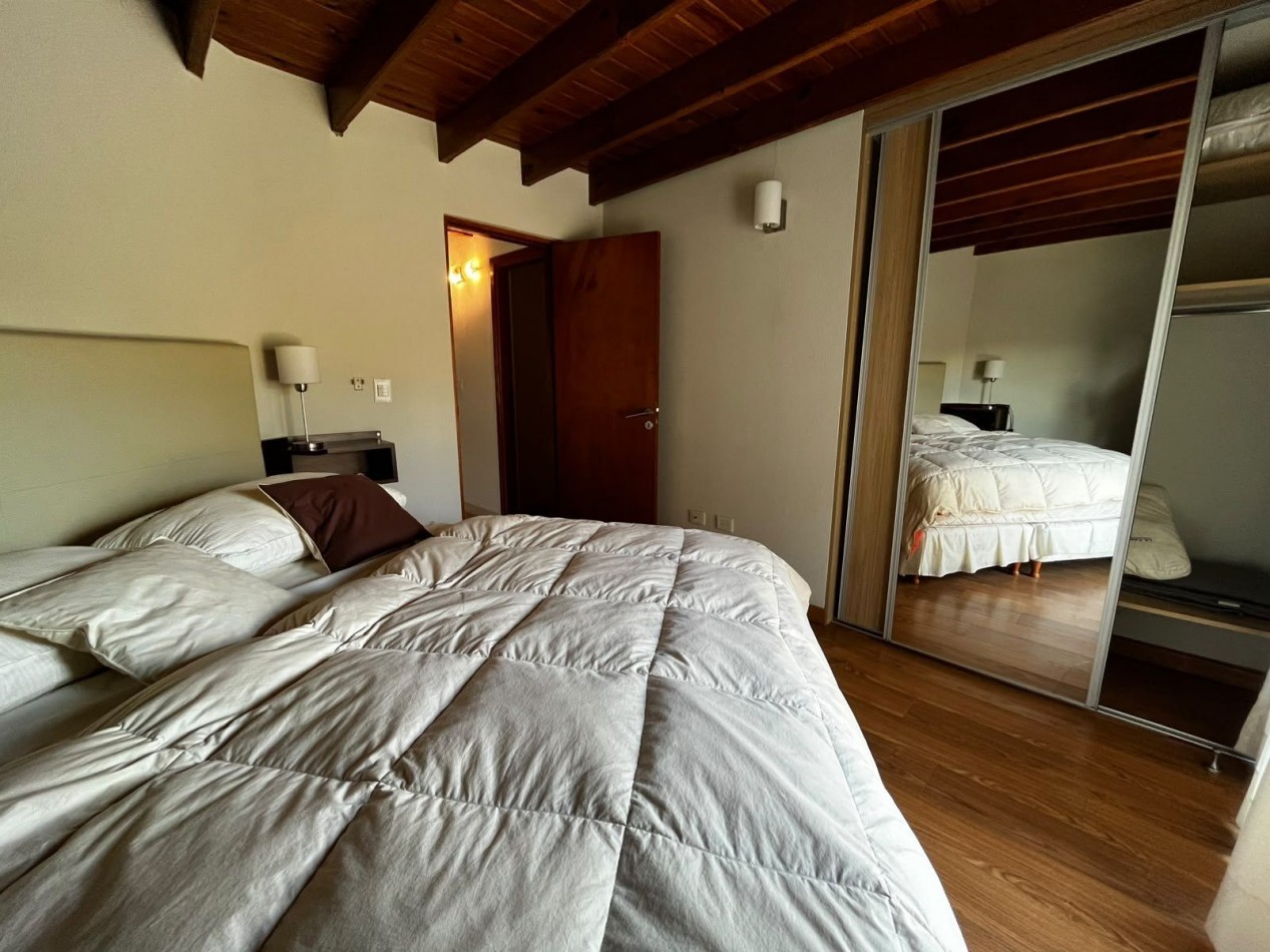 CASA MODERNA A LA VENTA EN MAR AZUL 