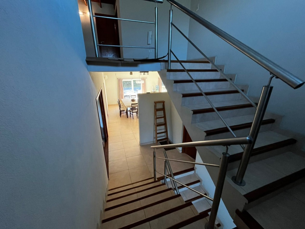 CASA MODERNA A LA VENTA EN MAR AZUL 