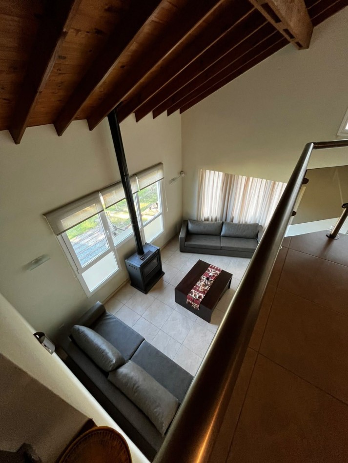 CASA MODERNA A LA VENTA EN MAR AZUL 