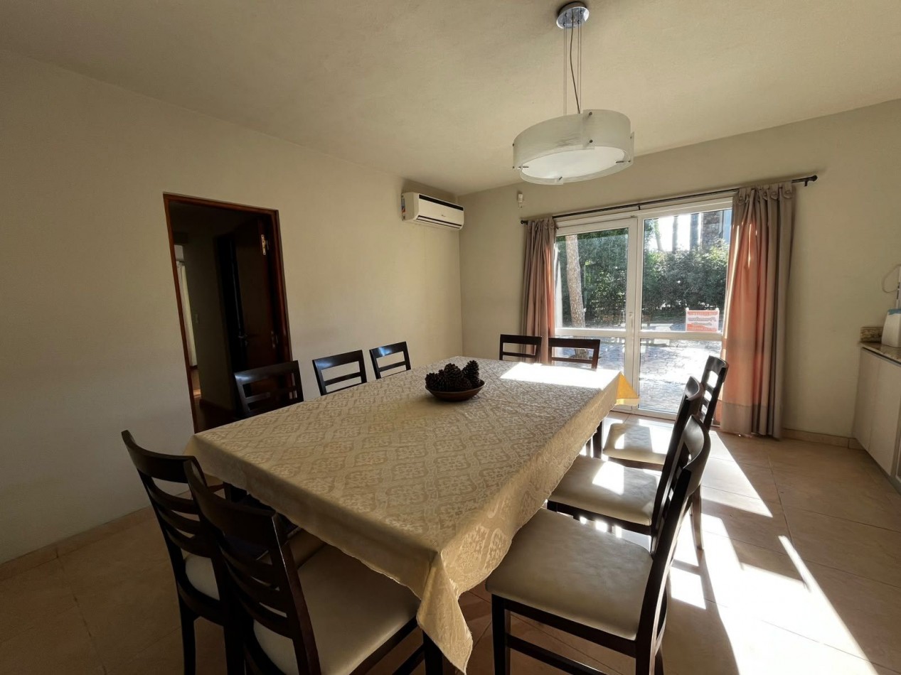 CASA MODERNA A LA VENTA EN MAR AZUL 