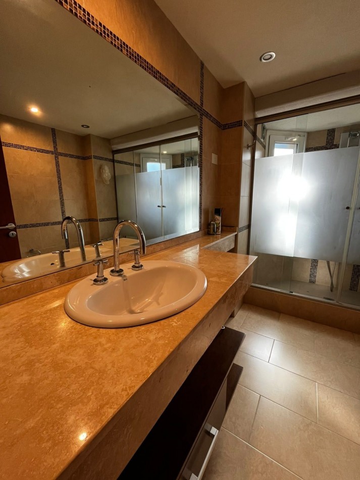 CASA MODERNA A LA VENTA EN MAR AZUL 