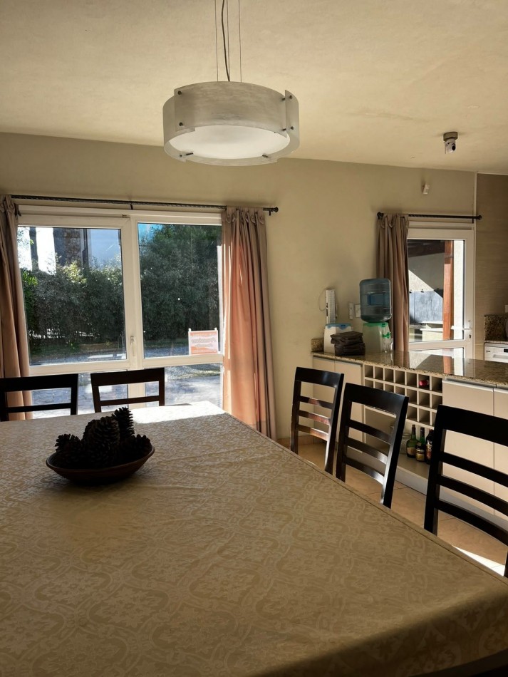 CASA MODERNA A LA VENTA EN MAR AZUL 