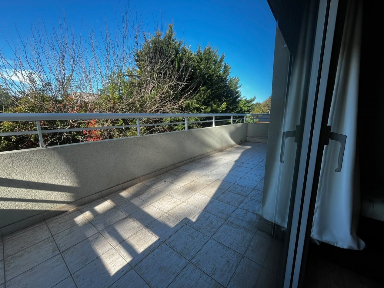 CASA MODERNA A LA VENTA EN MAR AZUL 