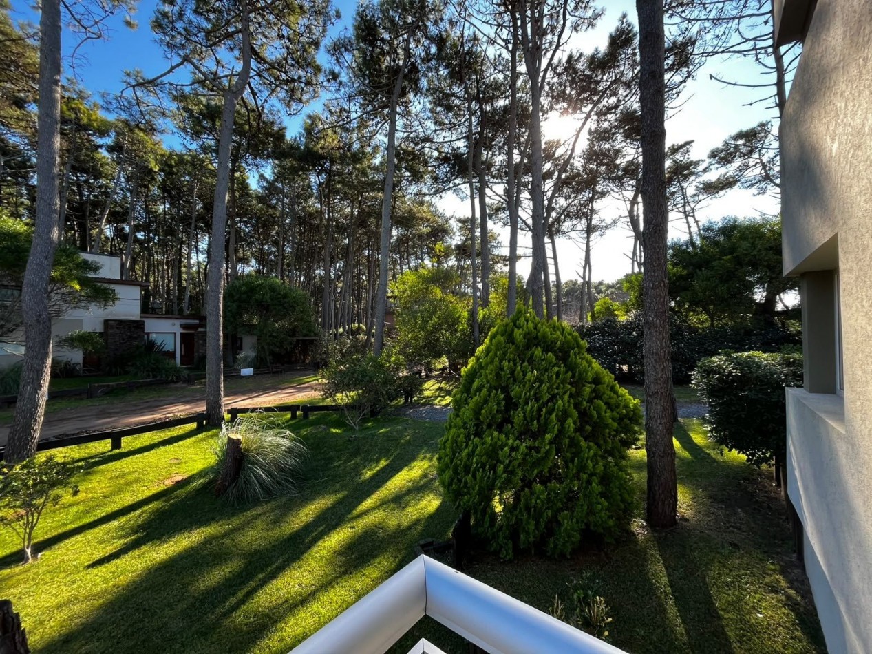 CASA MODERNA A LA VENTA EN MAR AZUL 