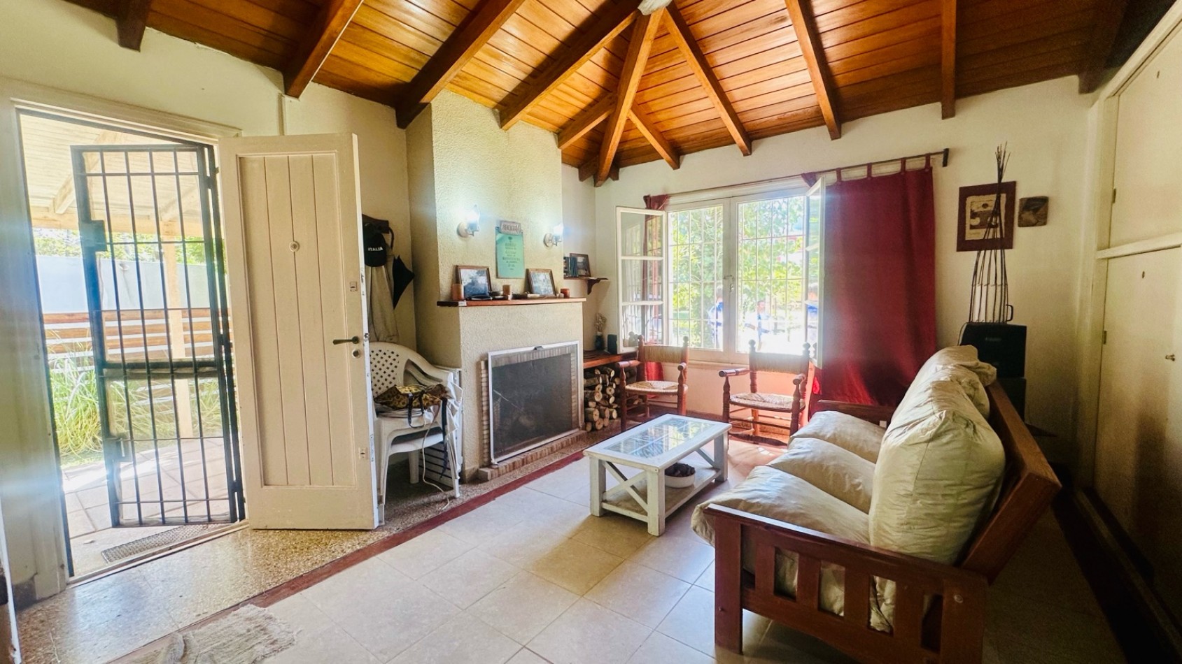 CASA 3 DORMITORIOS