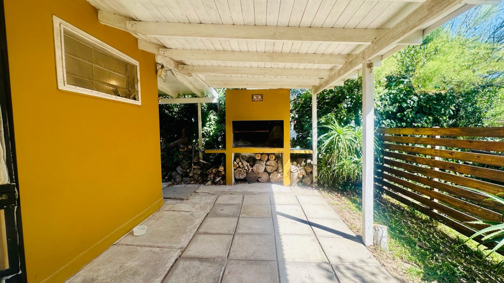 CASA 3 DORMITORIOS