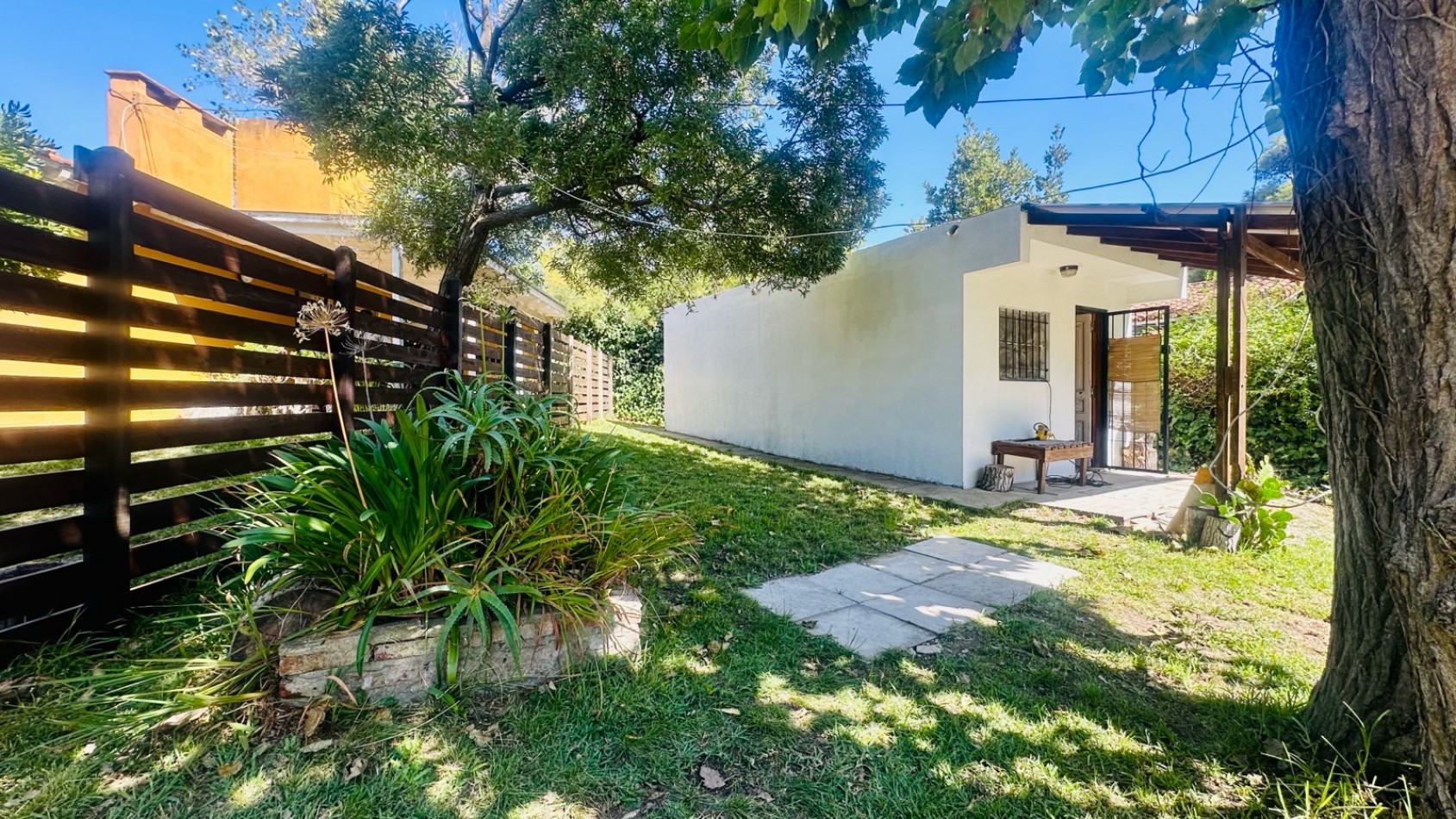 CASA 3 DORMITORIOS