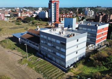 A LA VENTA - MONOAMBIENTE CON COCHERA Y SALIDA DIRECTA A LA PLAYA EN VILLA GESELL