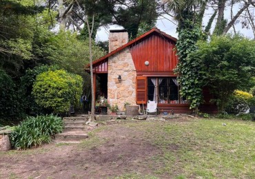 A LA VENTA CASA DE 4 AMBIENTES 